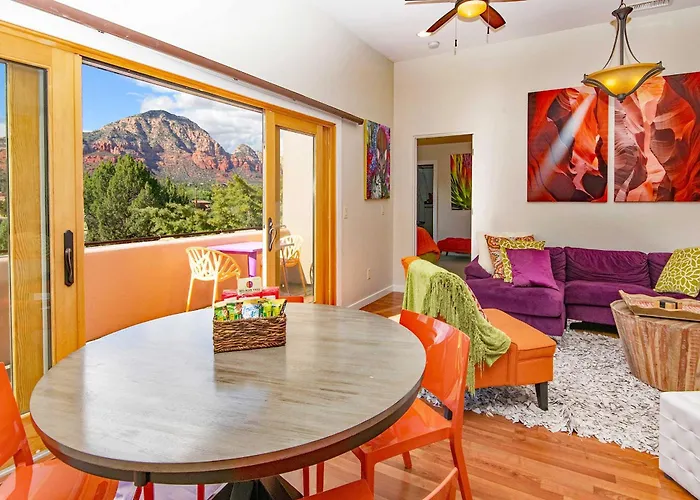 Furnished Patio & Views: West House! Hébergement de vacances *