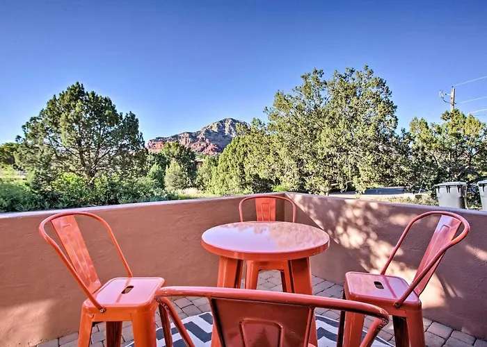 Hébergement de vacances Furnished Patio & Views: West House! *